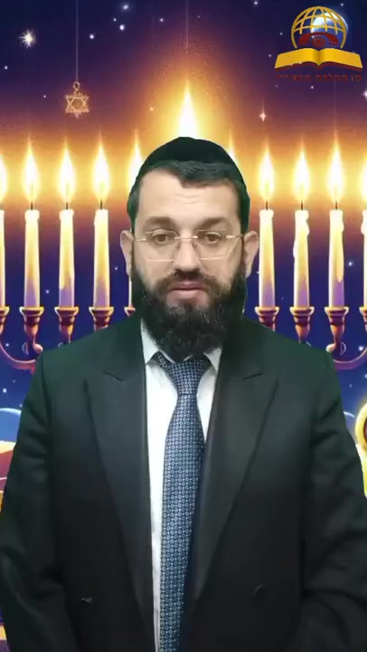 מי שמכבדים אותו להדליק חנוכיה ברחובה של עיר האם יכול לברך?